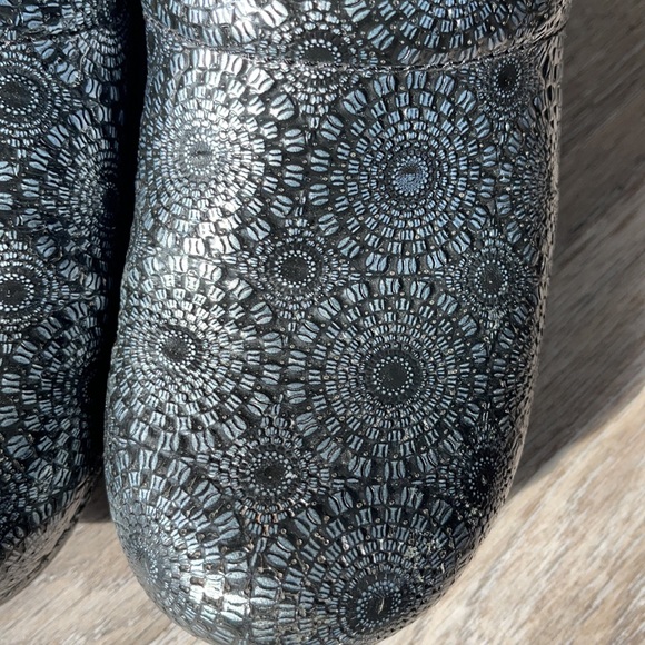 Dansko Clogs Size 37 ( US 6.5-7) - Picture 4 of 16